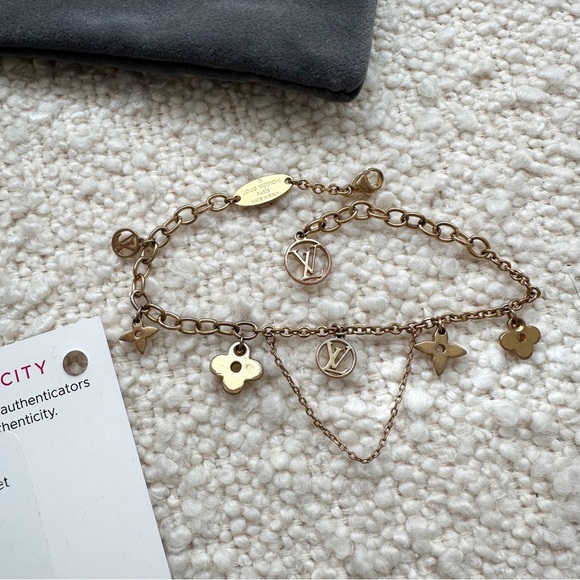 Louis Vuitton Monogram Charm Blooming Supple Bracelet | Gold - Picture 4 of 13